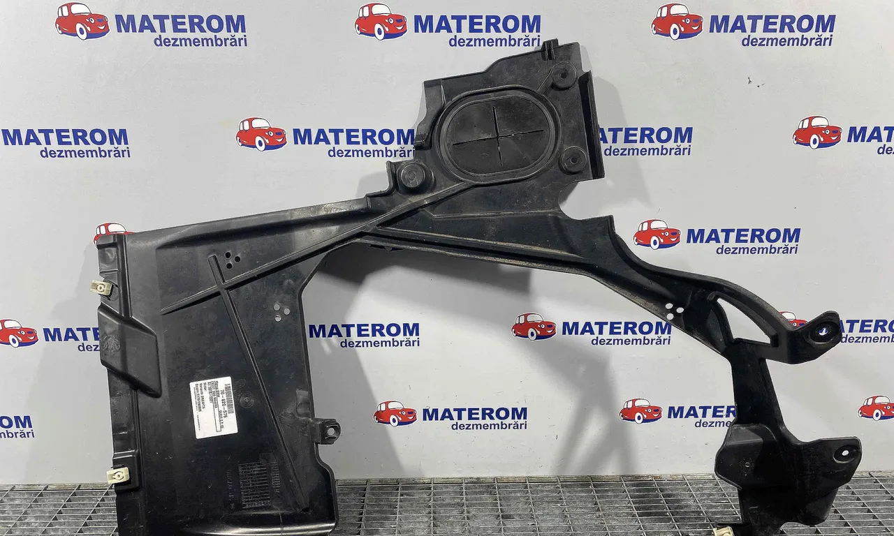SCUT SUB MASINA BMW 2 Active 2013-2021