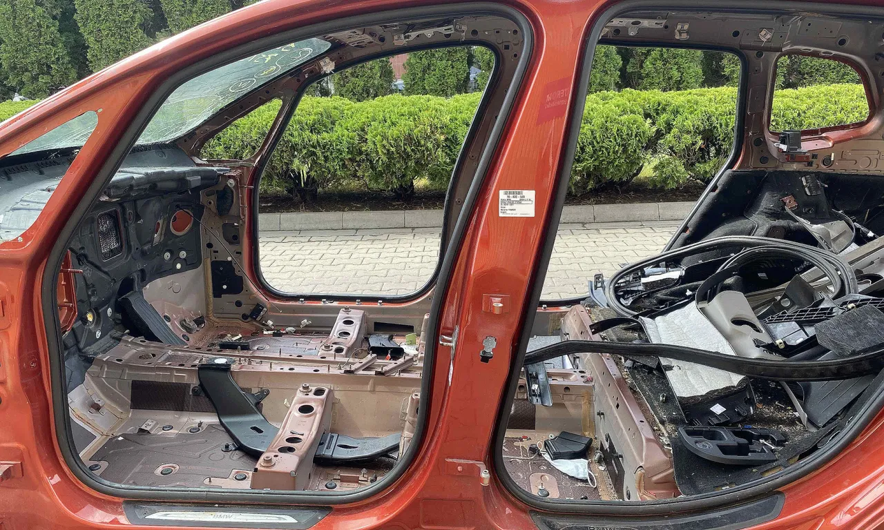 STALP MIJLOC STANGA BMW 2 Active 2013-2021