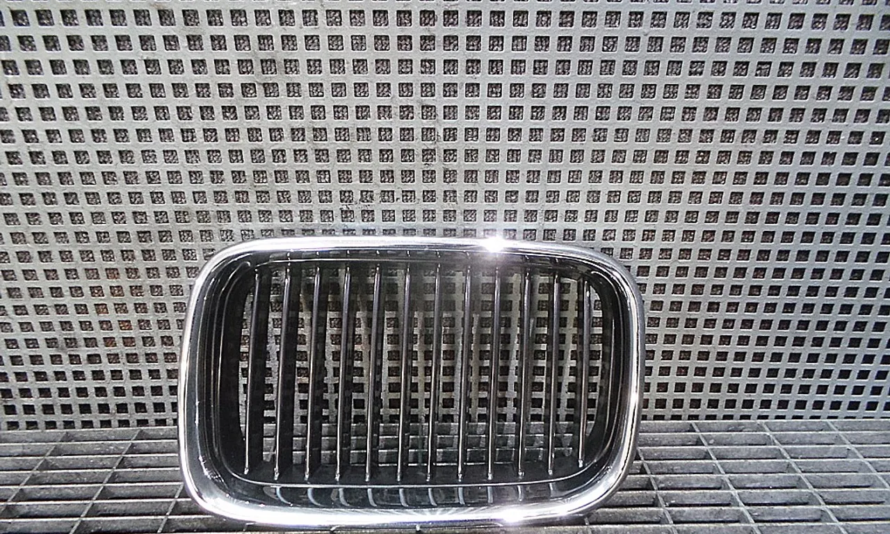 GRILA FATA BMW 3 1990-1998
