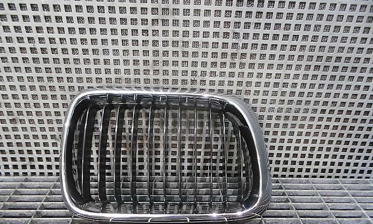GRILA FATA BMW 3 1990-1998