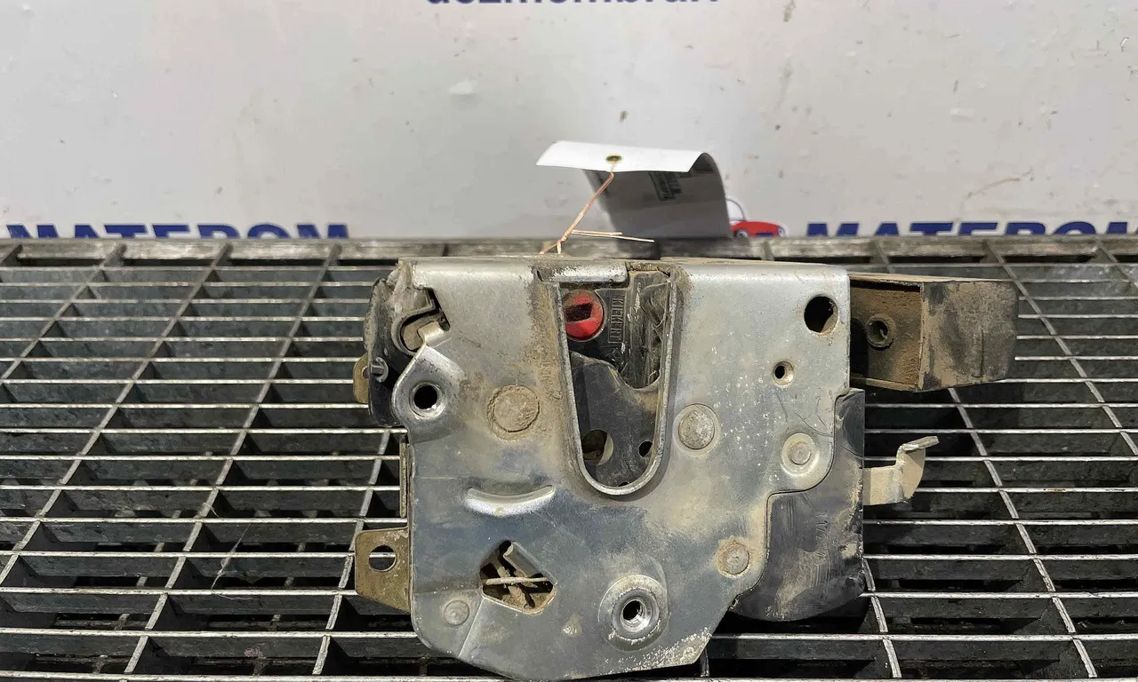INCUIETOARE USA SPATE DREAPTA BMW 3 1990-1998