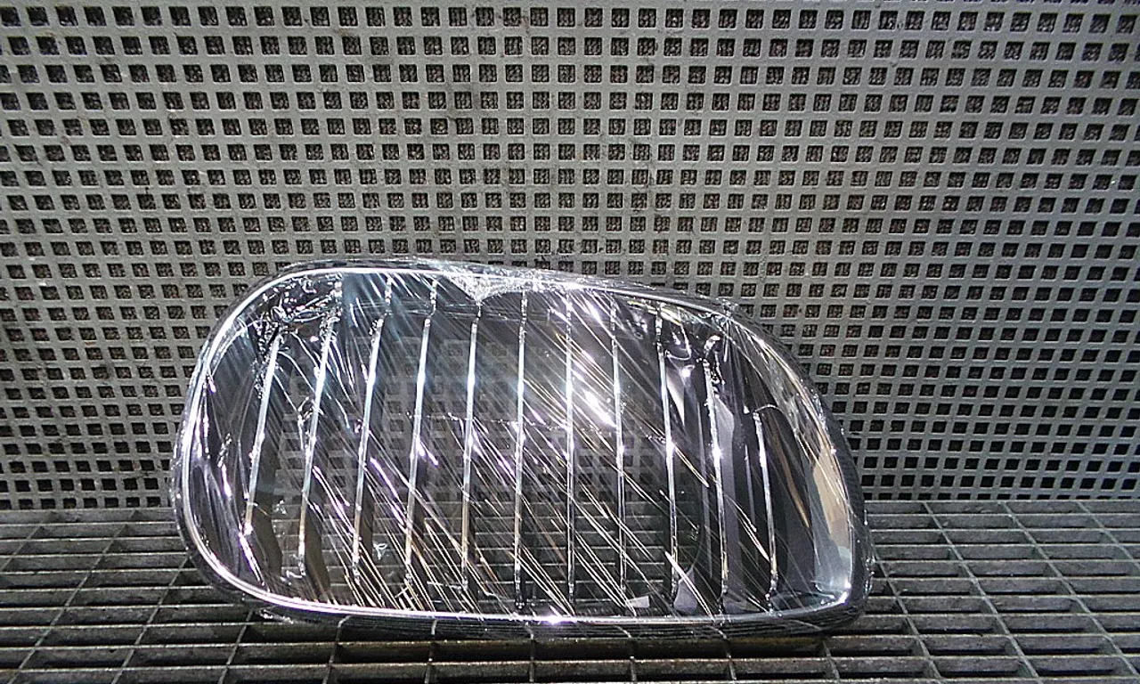 GRILA FATA BMW 3 1998-2006