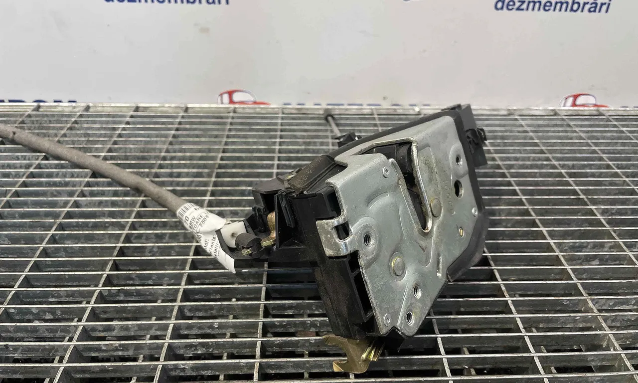 INCUIETOARE USA FATA DREAPTA BMW 3 1997-2005