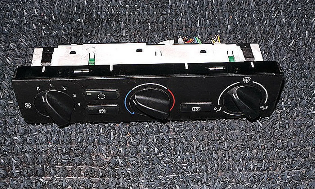 TABLOU COMANDA INCALZIRE BMW 3 1997-2005