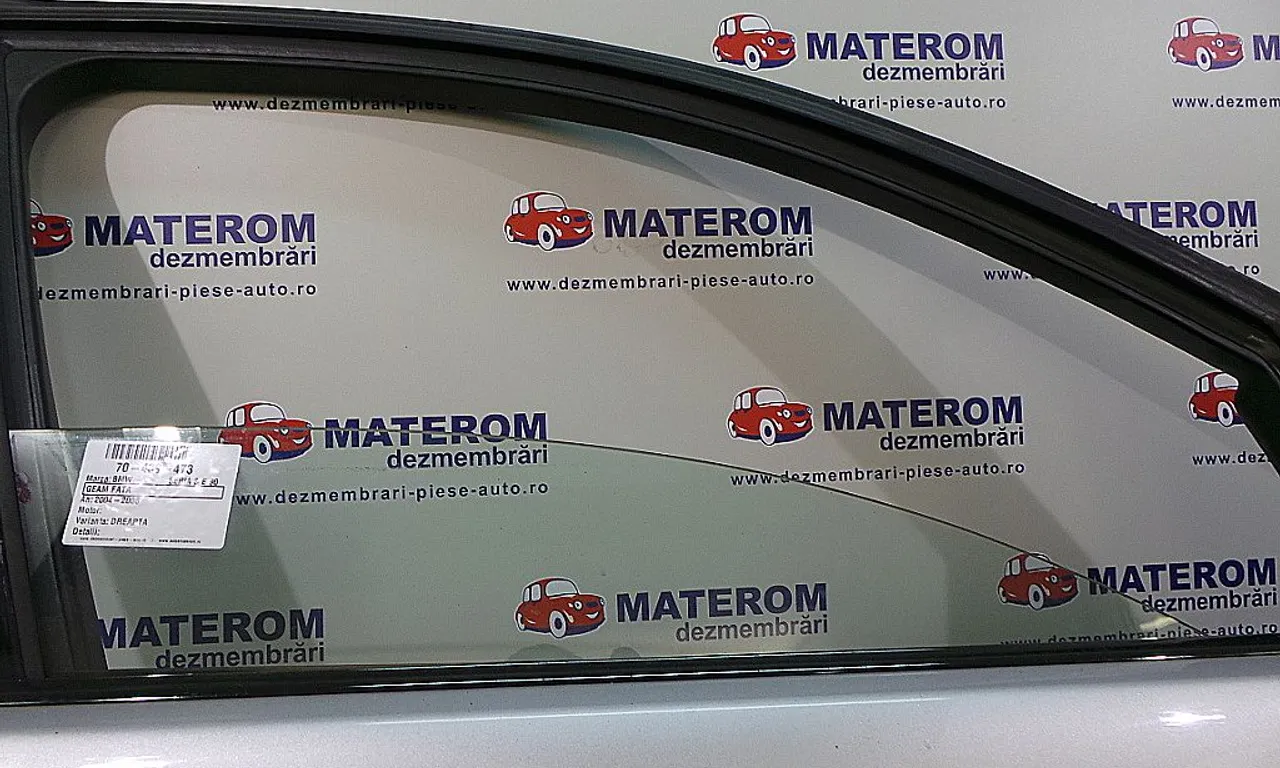 GEAM FATA DREAPTA BMW 3 2004-2012