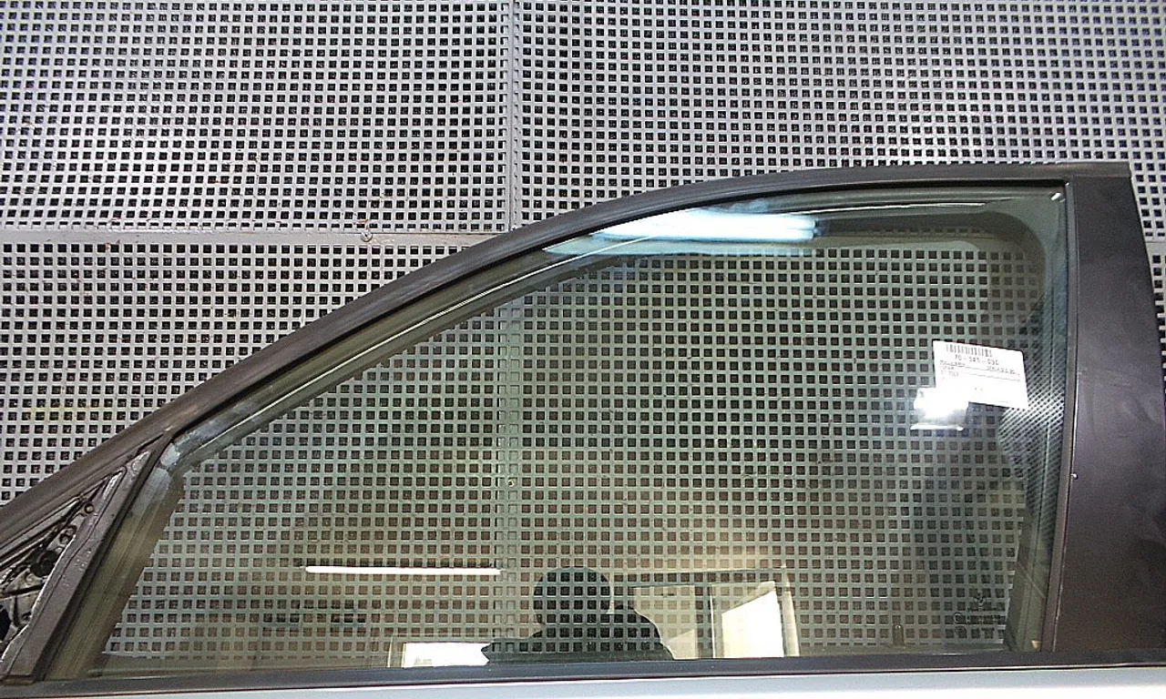 GEAM FATA STANGA BMW 3 2004-2012