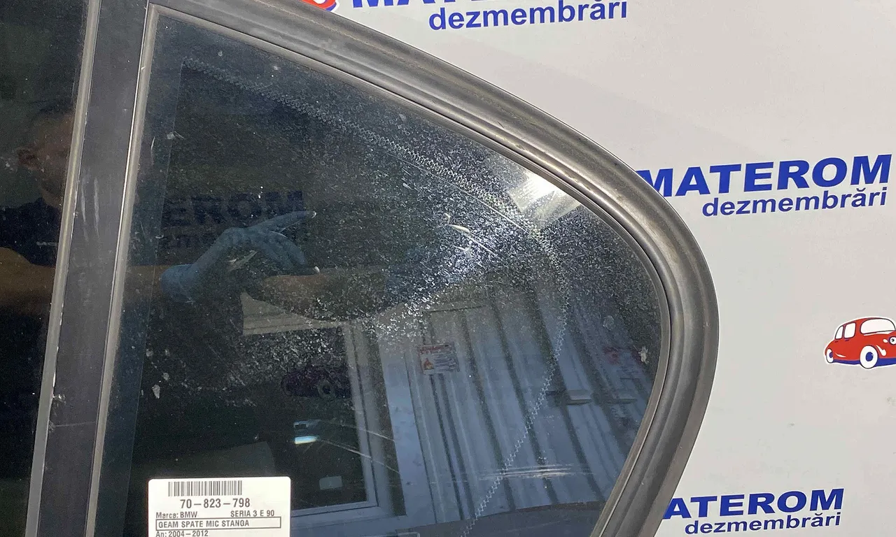 GEAM SPATE MIC STANGA BMW 3 2004-2012