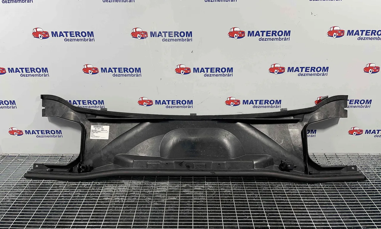 GRILA SUB PARBRIZ BMW 3 2004-2012
