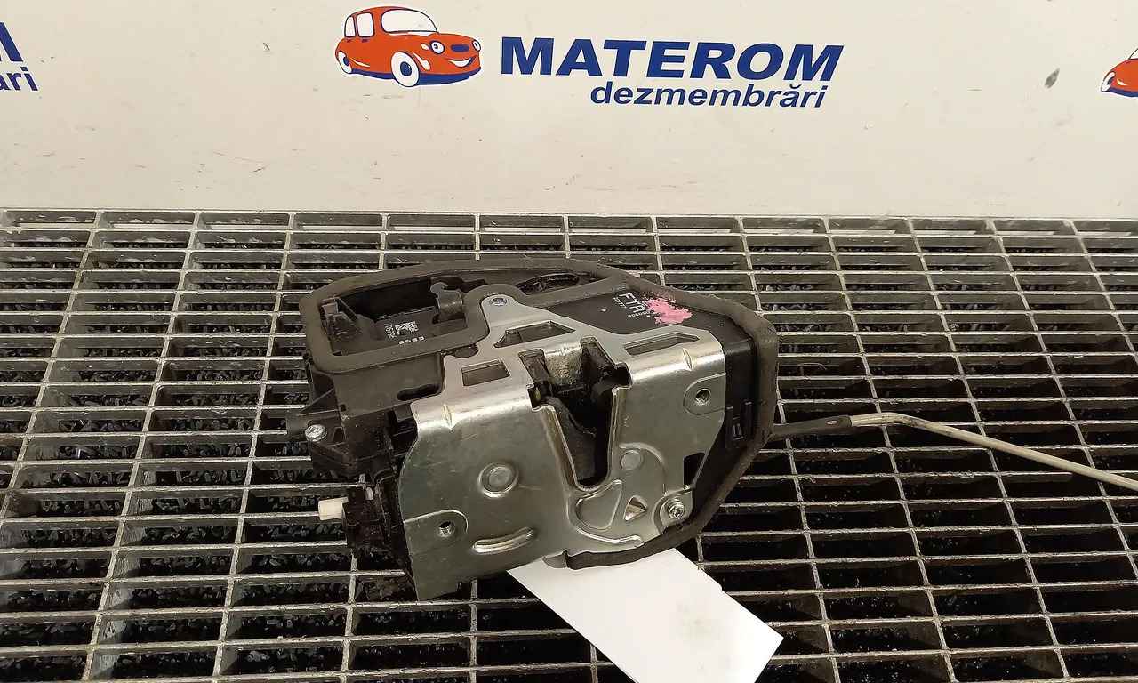 INCUIETOARE USA FATA DREAPTA BMW 3 2004-2012