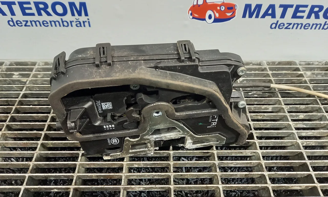 INCUIETOARE USA FATA DREAPTA BMW 3 2004-2012