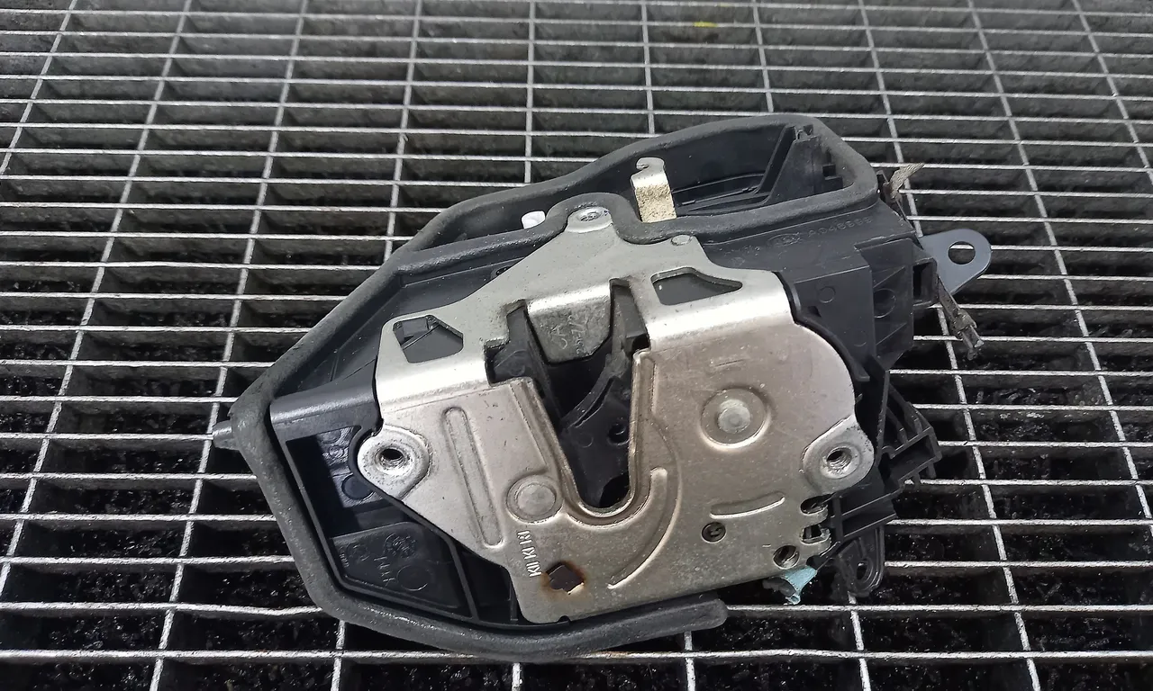INCUIETOARE USA FATA STANGA BMW 3 2004-2012