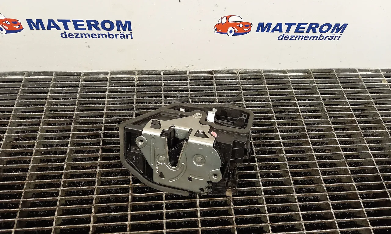 INCUIETOARE USA FATA STANGA BMW 3 2004-2012