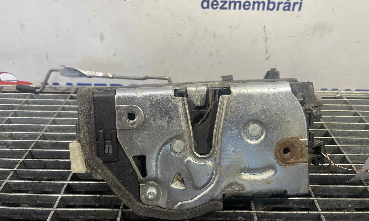 INCUIETOARE USA FATA STANGA BMW 3 2004-2012