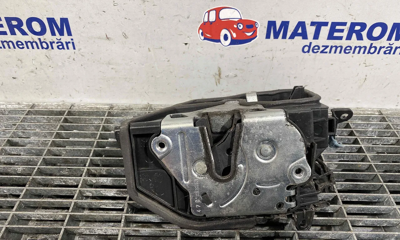 INCUIETOARE USA FATA STANGA BMW 3 2004-2012