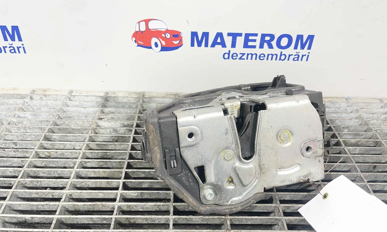 INCUIETOARE USA SPATE STANGA BMW 3 2004-2012
