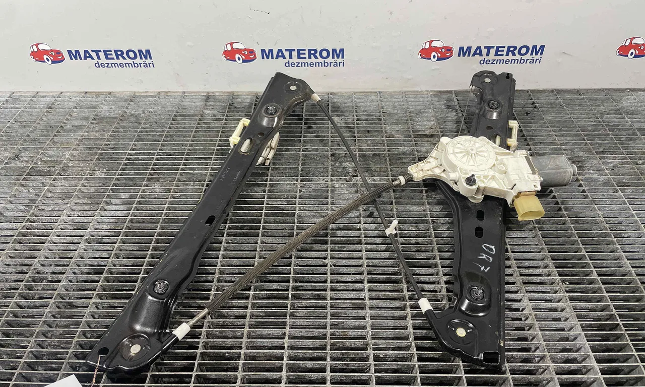 MACARA USA FATA DREAPTA BMW 3 2004-2012