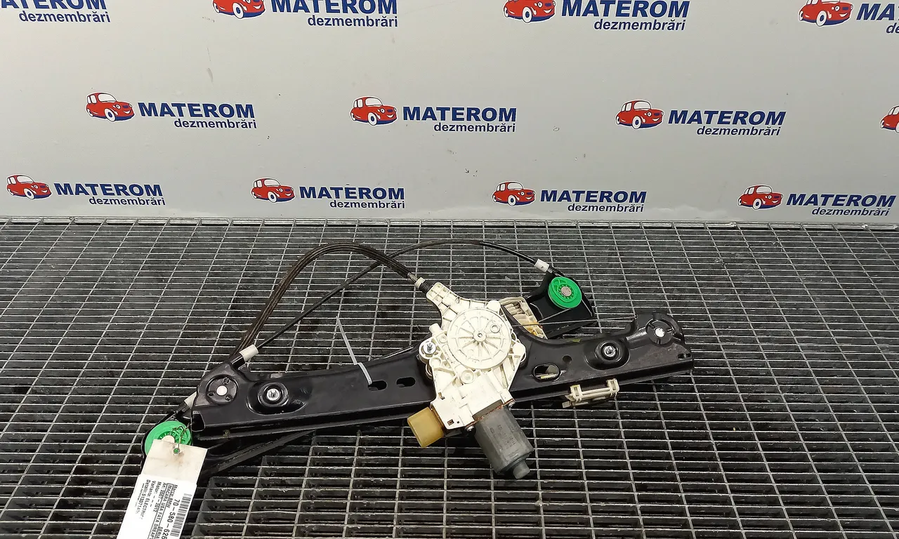 MACARA USA FATA DREAPTA BMW 3 2004-2012