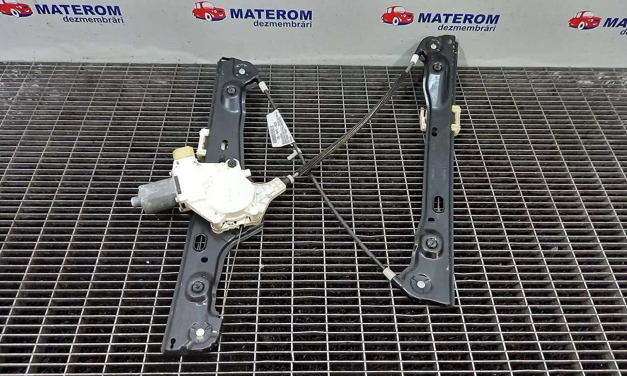 MACARA USA FATA DREAPTA BMW 3 2004-2012