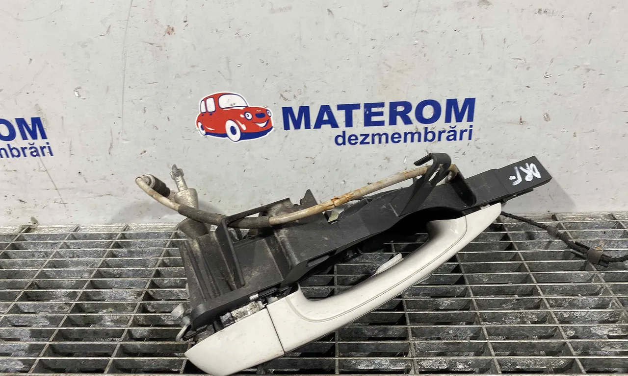 MANER USA FATA DREAPTA BMW 3 2004-2012