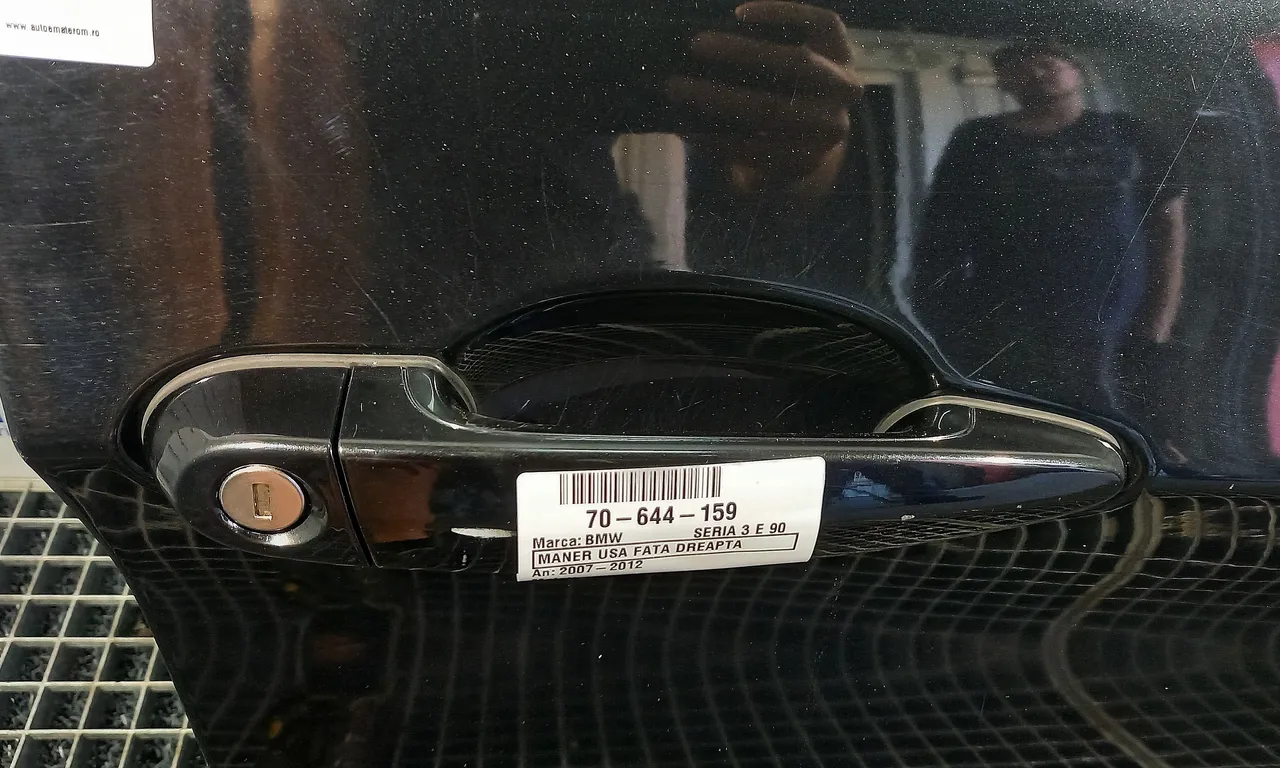 MANER USA FATA DREAPTA BMW 3 2004-2012
