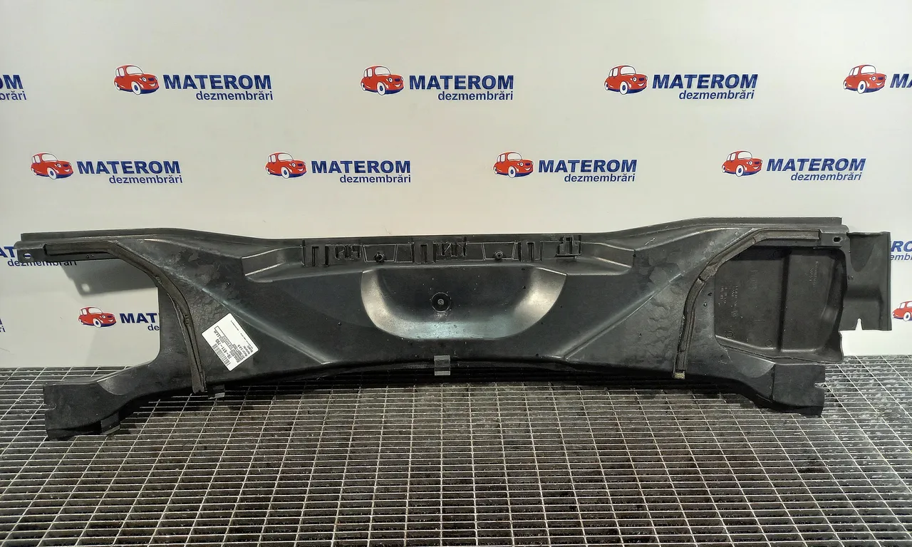 ORNAMENT SUB PARBRIZ BMW 3 2004-2012