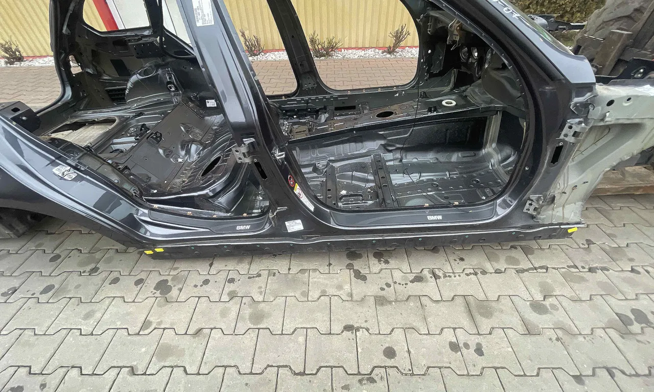 PRAG DREAPTA BMW 3 2004-2012