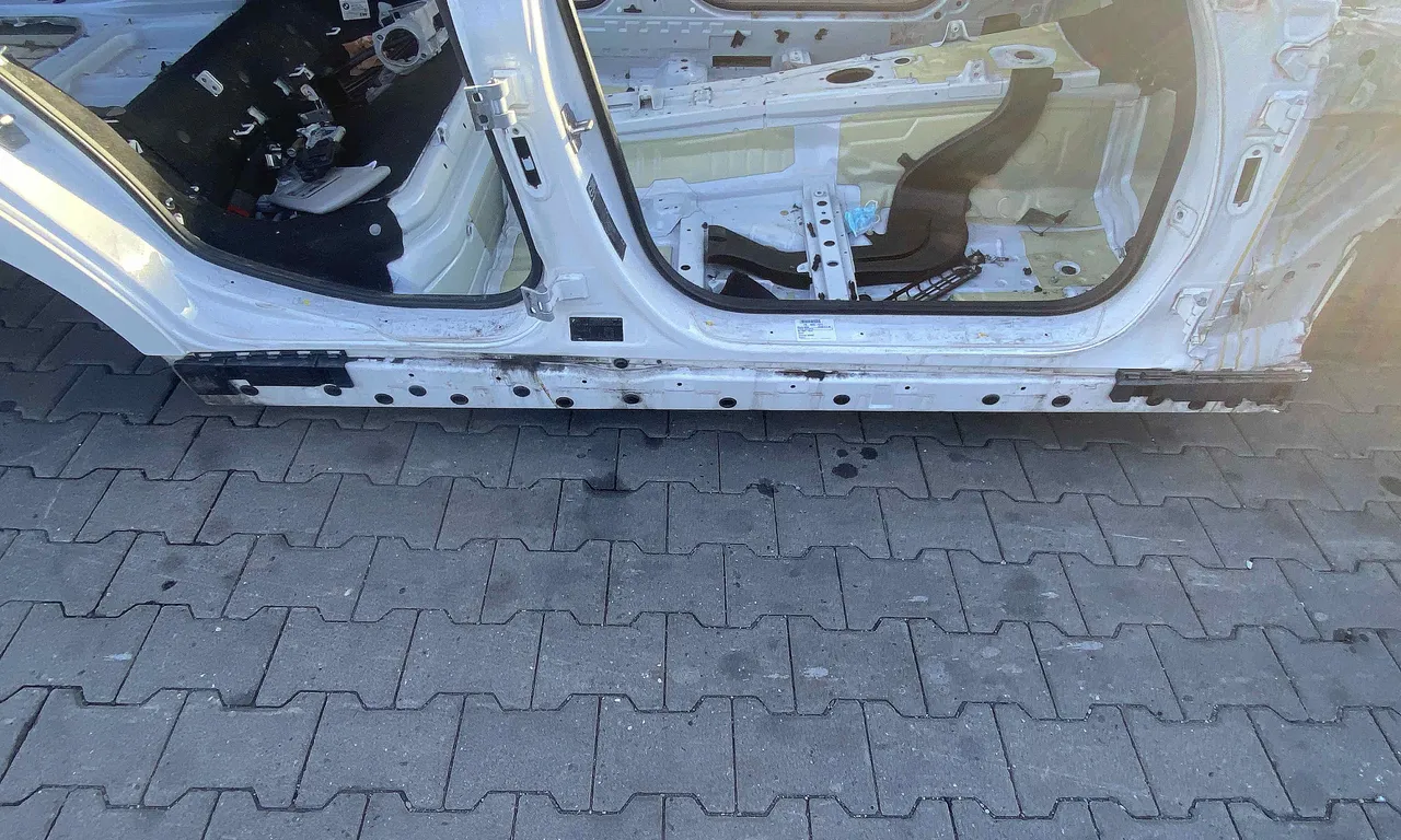 PRAG DREAPTA BMW 3 2004-2012
