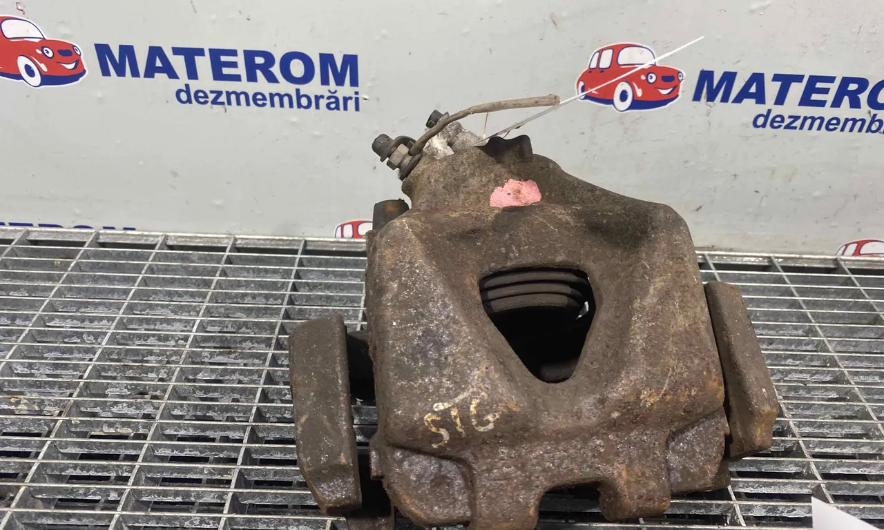 ETRIER FATA STANGA BMW 3 2004-2012