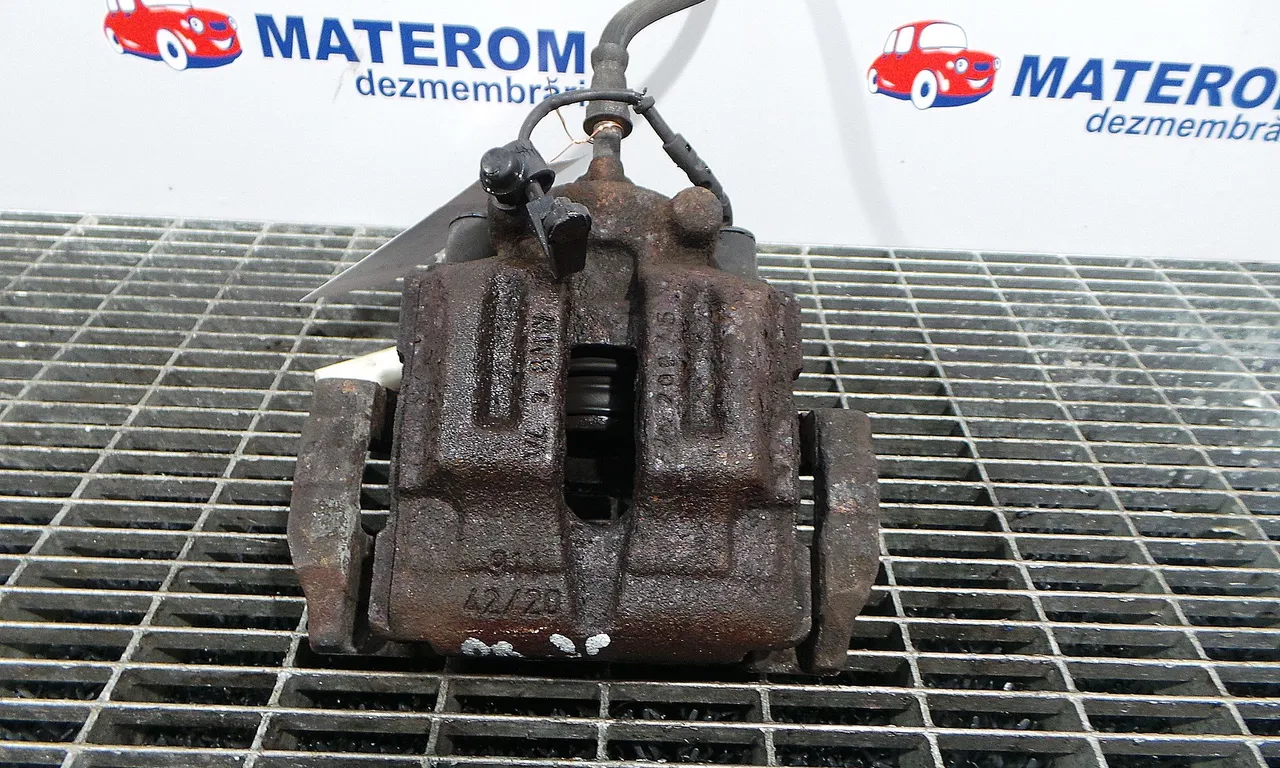 ETRIER SPATE DREAPTA BMW 3 2004-2012