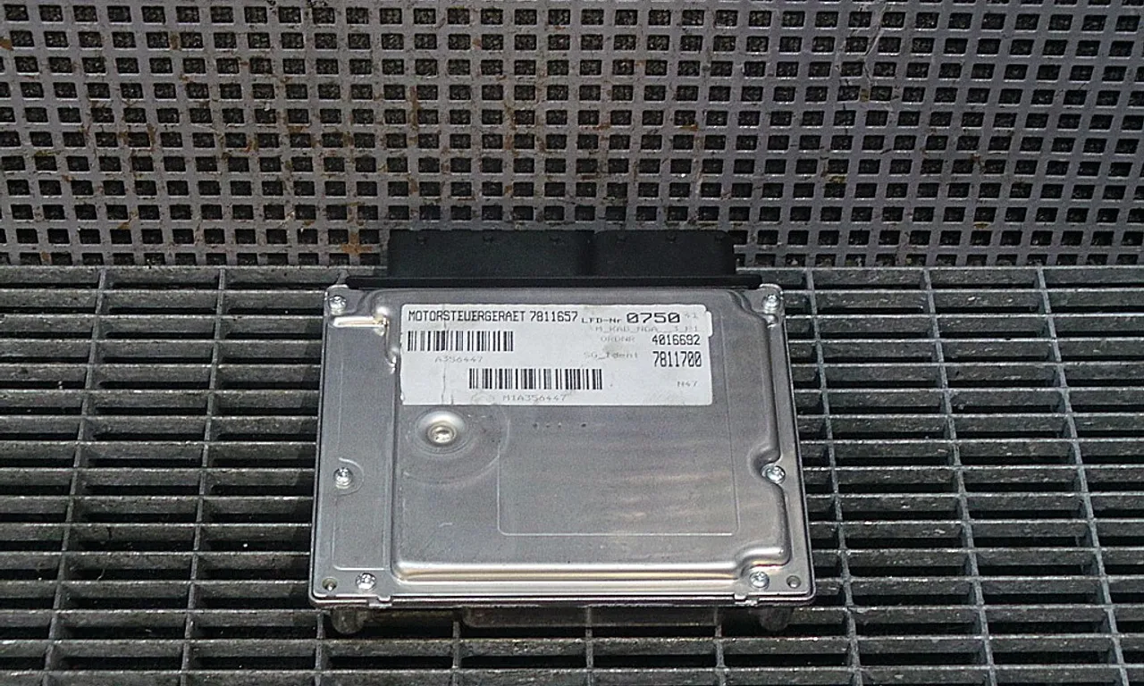 CALCULATOR MOTOR BMW 3 2004-2012