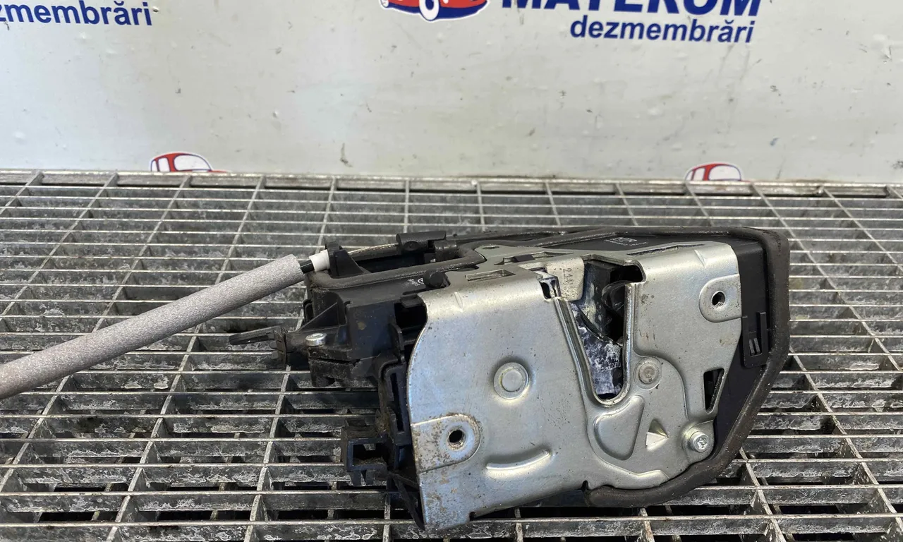 INCUIETOARE USA SPATE DREAPTA BMW 3 2004-2012