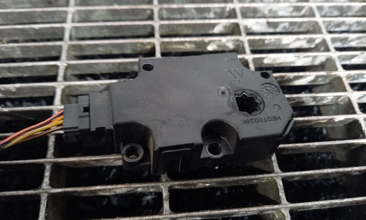 MOTORAS CLAPETA INCALZIRE BMW 3 2004-2012