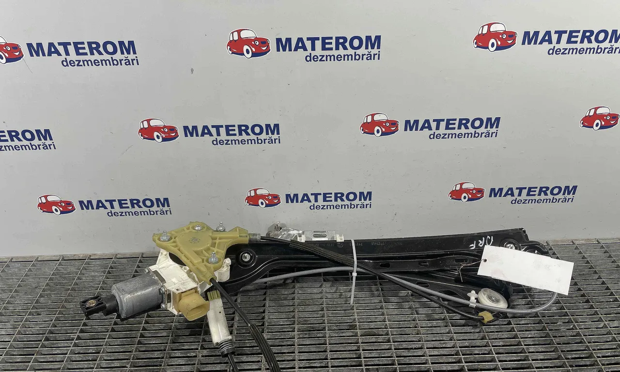 MACARA USA FATA DREAPTA BMW 3 2004-2012