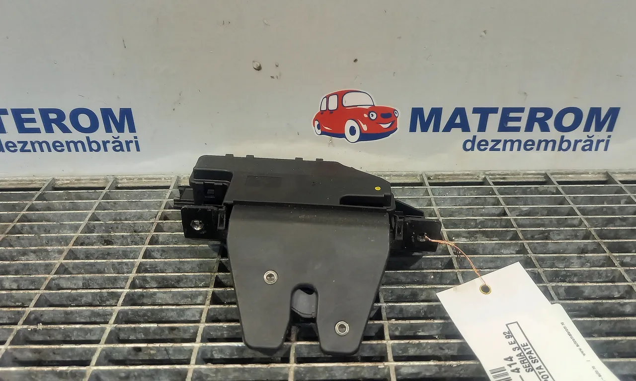 INCUIETOARE CAPOTA SPATE BMW 3 2005-2013