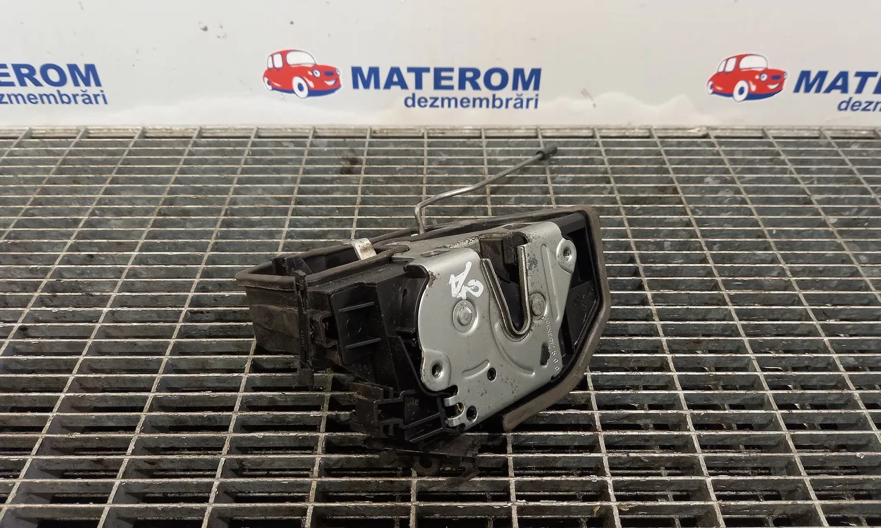 INCUIETOARE USA FATA DREAPTA BMW 3 2005-2013