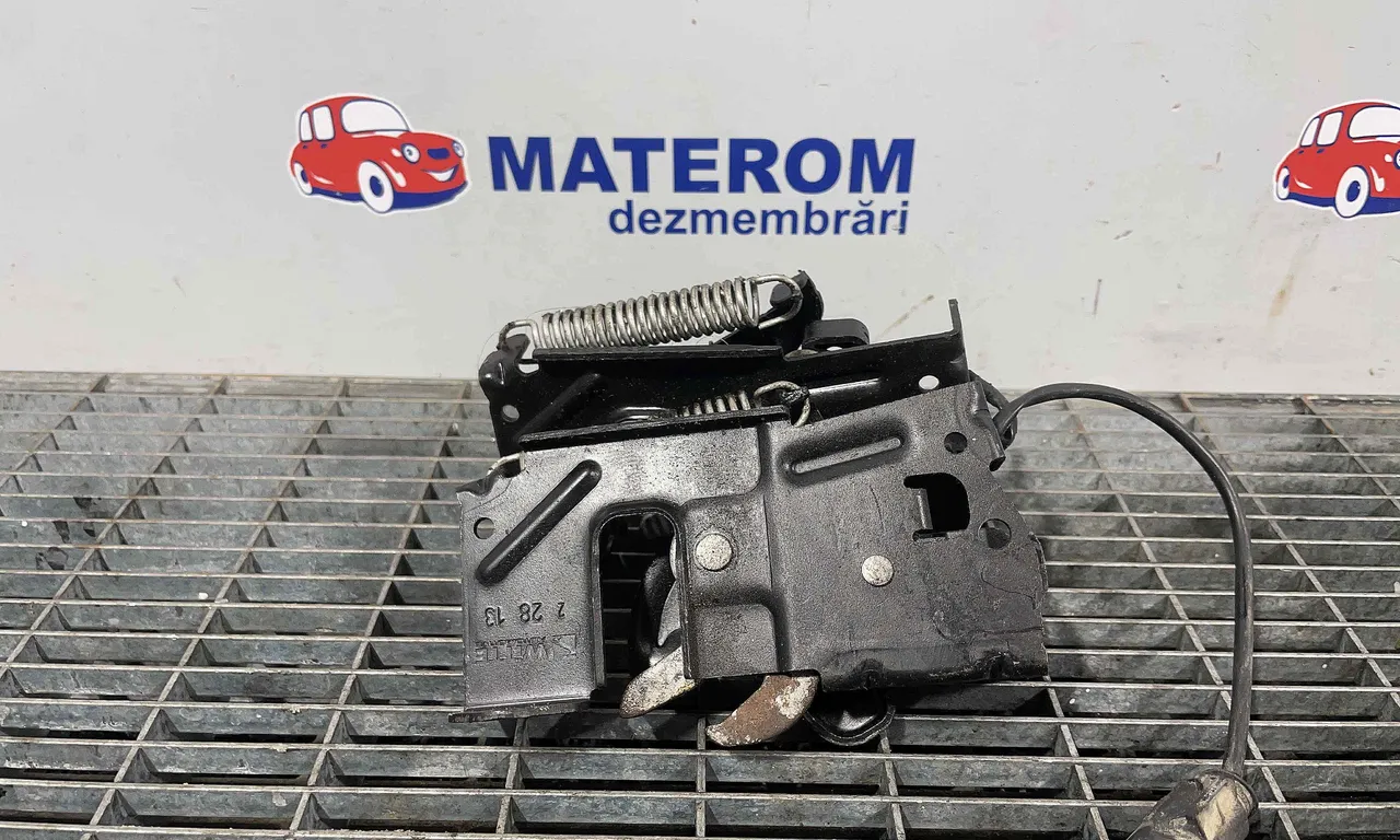INCUIETOARE CAPOTA FATA BMW 3 2011-2018