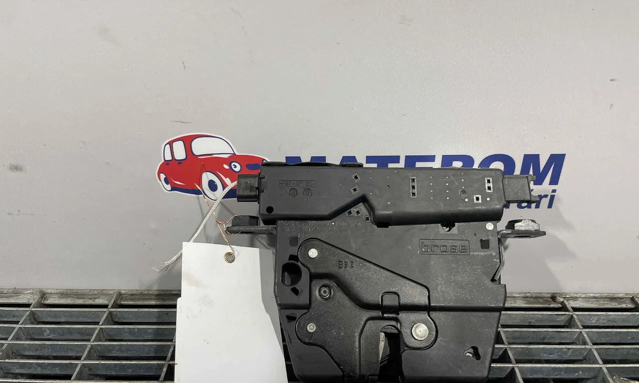 INCUIETOARE CAPOTA SPATE BMW 3 2011-2018