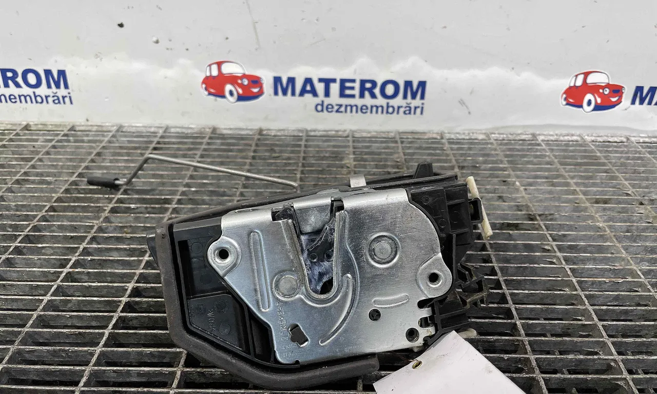 INCUIETOARE USA FATA STANGA BMW 3 2011-2018