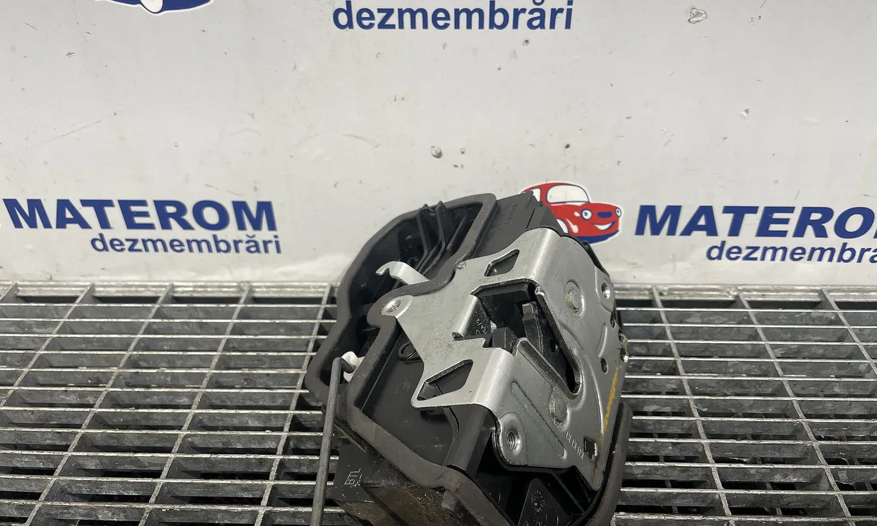 INCUIETOARE USA FATA STANGA BMW 3 2011-2018