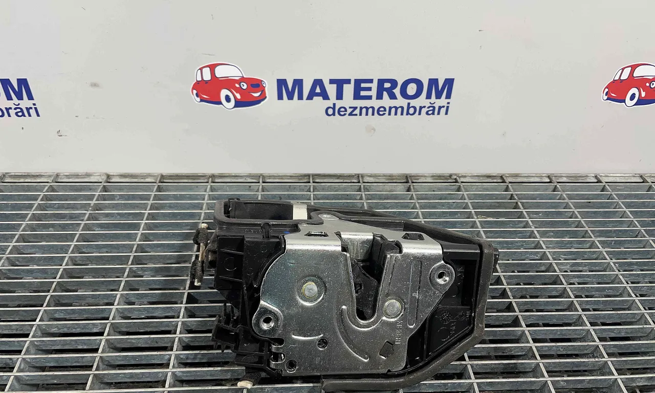 INCUIETOARE USA SPATE DREAPTA BMW 3 2011-2018