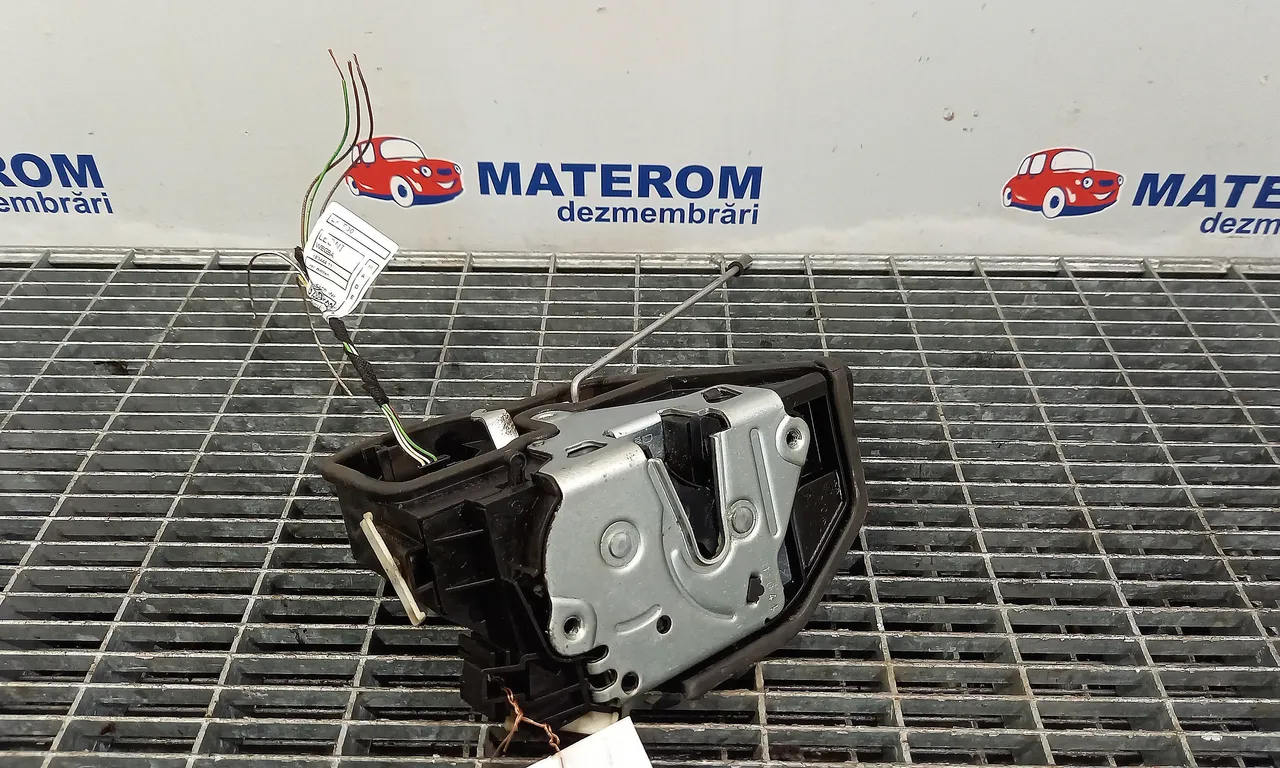 INCUIETOARE USA SPATE DREAPTA BMW 3 2011-2018