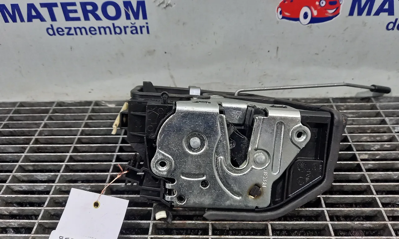 INCUIETOARE USA SPATE DREAPTA BMW 3 2011-2018