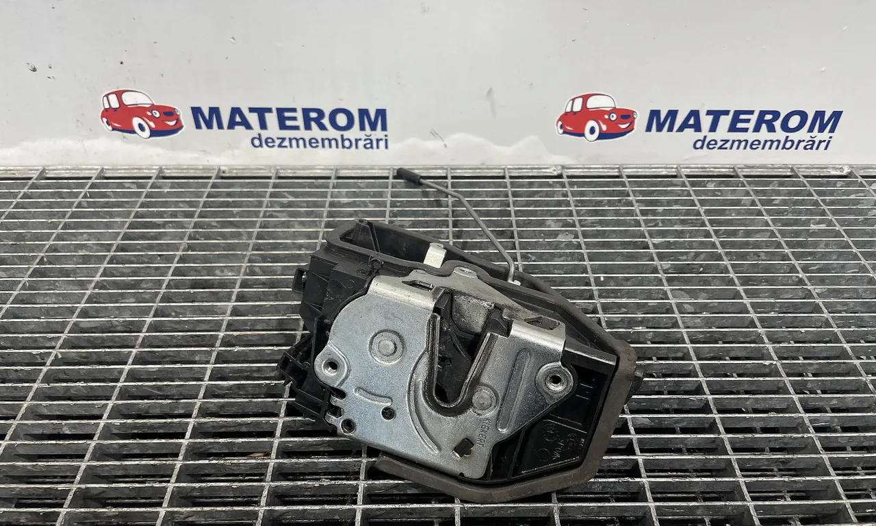 INCUIETOARE USA SPATE DREAPTA BMW 3 2011-2018