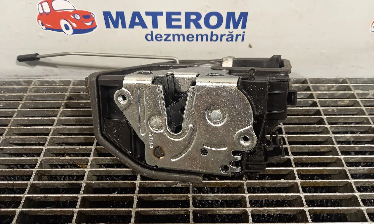 INCUIETOARE USA SPATE STANGA BMW 3 2011-2018