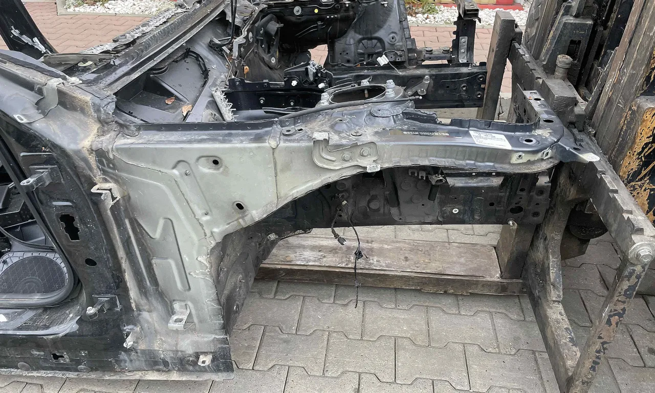 LONJERON DREAPTA BMW 3 2011-2018