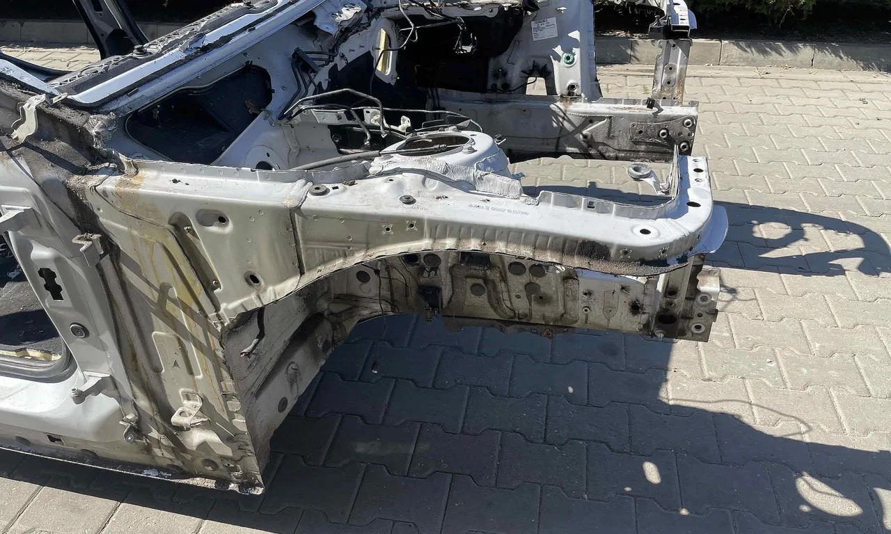 LONJERON DREAPTA BMW 3 2011-2018