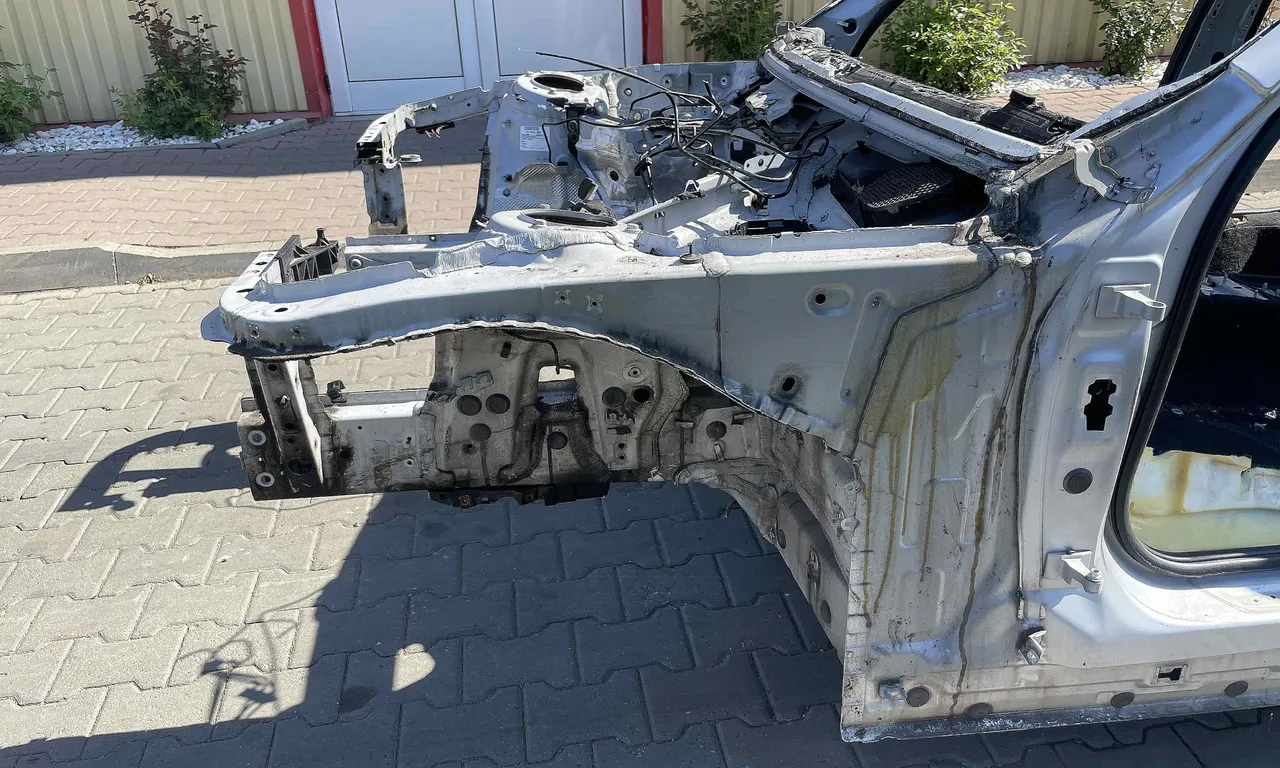 LONJERON STANGA BMW 3 2011-2018