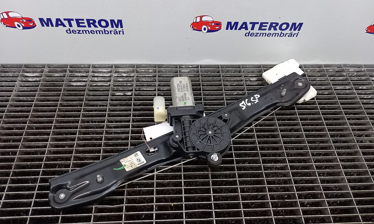 MACARA USA SPATE STANGA BMW 3 2011-2018