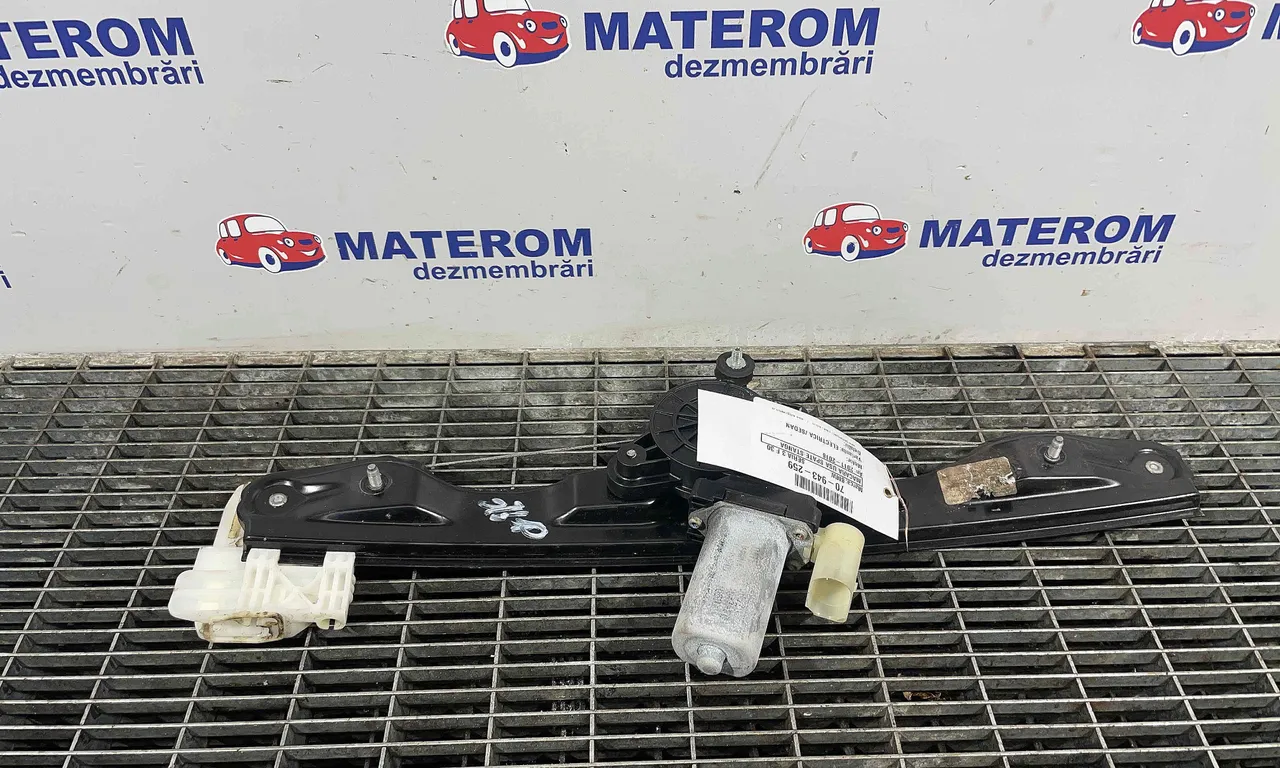 MACARA USA SPATE STANGA BMW 3 2011-2018