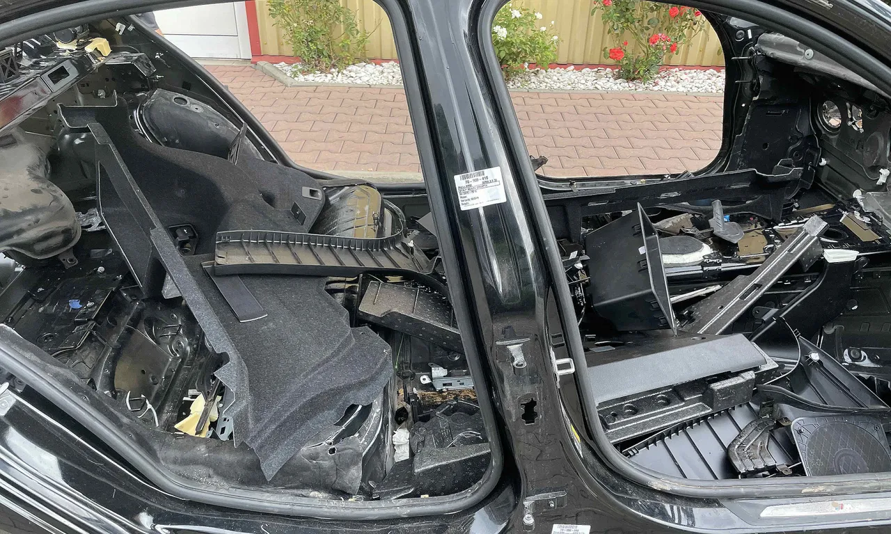 STALP MIJLOC DREAPTA BMW 3 2011-2018